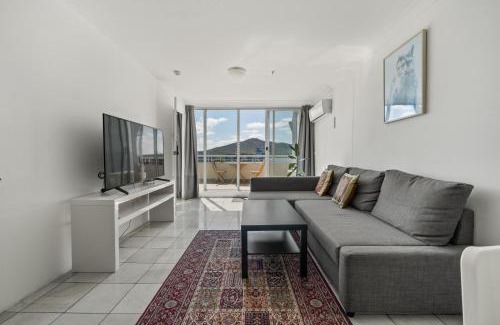 City East Apartamento | Dana-Ensuite in Central Shared Duplex Apartment