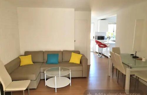 Turner Casa | Dana-Private Room in 3-Bedroom Apartment-1