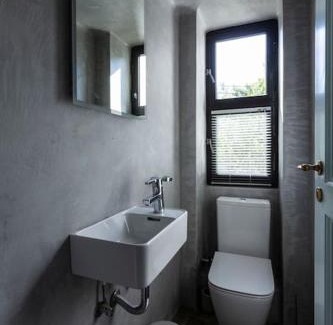 Vouliagmeni Apartamento | Danae's Art