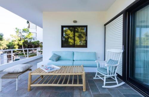 Vouliagmeni Apartamento | Danae's Art
