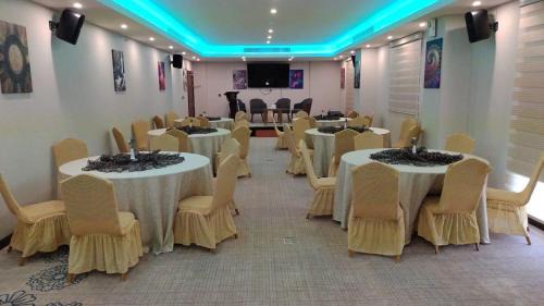 Jeddah Hotel | Dancenter Emerald Near Jeddah Corniche