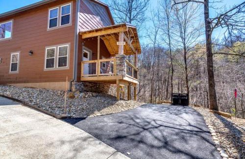 Sevierville Casa | Dancing Bear Cabin- Relax & Enjoy!