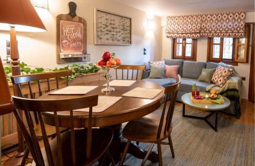 Ioannina Town Centre Villa | Dandy Villas Ioannina -Colorful Boutique House-in Old Town-Cozy