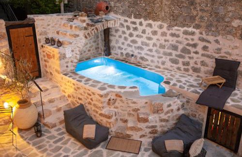 Koita Casa | Dandy Villas Mani - Old Tower House - Fireplace - Pool