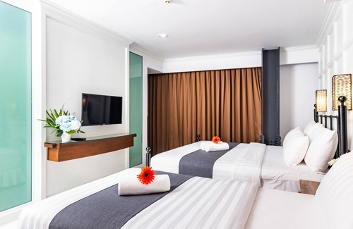 Talat Yot Hotel | Dang Derm in The Park Khaosan