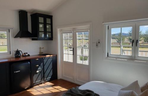 Central Mudgee Casa | Dangerfield Oaks Boutique Cottage's