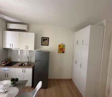 Blloku Apartamento | Dani's Studio