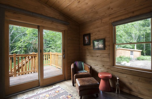 Killingworth Cabina | Daniel Boone meets Mid Century Modern Retreat