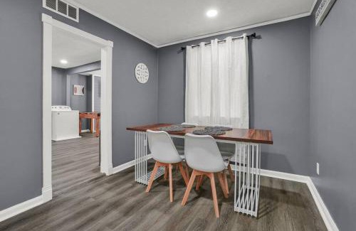 Montgomery Casa | Daniel's Midtown Retreat - Pet Friendly - 5 beds - Centrally Located