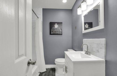 Montgomery Casa | Daniel's Midtown Retreat - Pet Friendly - 5 beds - Centrally Located