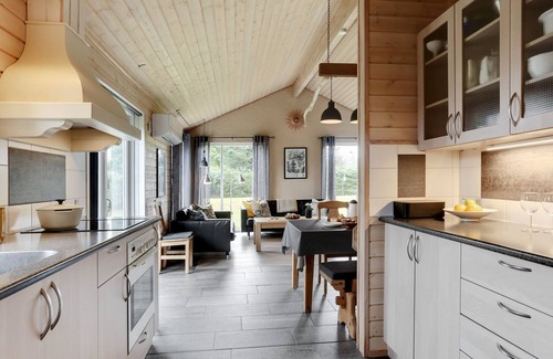 Hou Casa | "Danijela" - 1.2km from the sea by Interhome