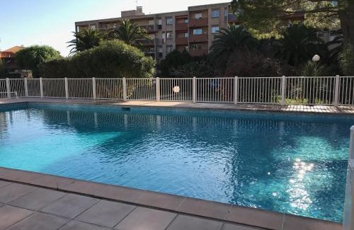 Hyeres City Centre Apartamento | Dans un écrin de verdure