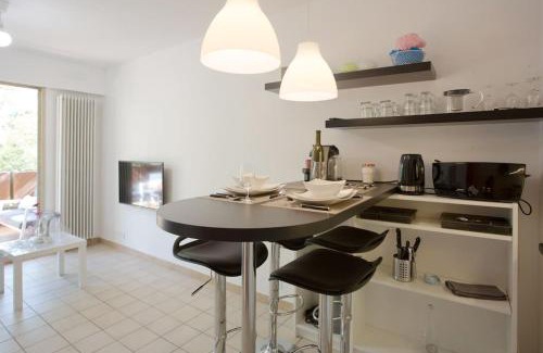 Hyeres City Centre Apartamento | Dans un écrin de verdure