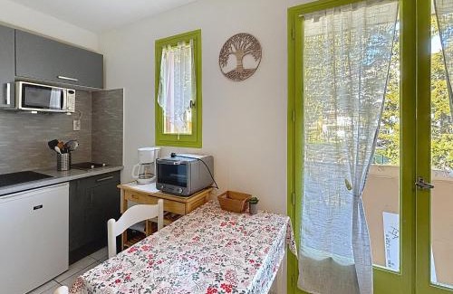 Amelie-les-Bains-Palalda Apartamento | Dans une station thermale, Studio dans résidence avec ascenseur