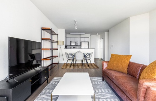 South Beach Apartamento | Dapper Waterfront South Beach 2BR w/ Pool, Tennis, Spa, by Blueground