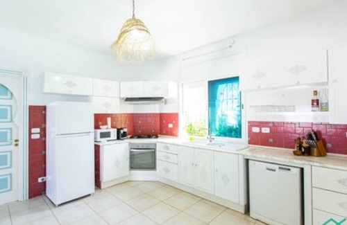 Rafraf Casa | Dar Barsha: Beach front white sand and happiness