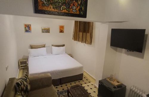 Oulad Khallouf Casa | Dar Bellaji l Bed & Breakfast in Medina l Rooftop Koutoubia