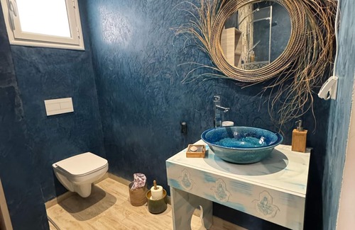 Mezraia Cama Y Desayuno | Dar El Kahina Djerba guest house -Suite AZUR- located 300m from the beach