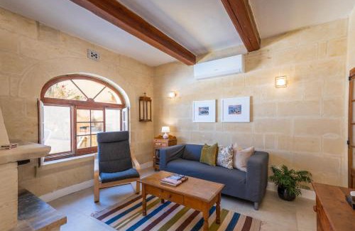 Gharb Casa | Dar ta' Mansi Farmhouse with Private Pool
