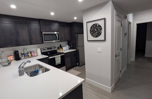 Cranston Casa | DaraJay Cozy Home