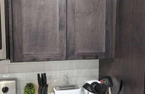 Cranston Casa | DaraJay Cozy Home