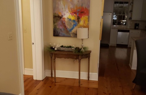 Natchez Casa | Darling Downtown Cottage