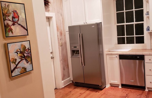 Natchez Casa | Darling Downtown Cottage
