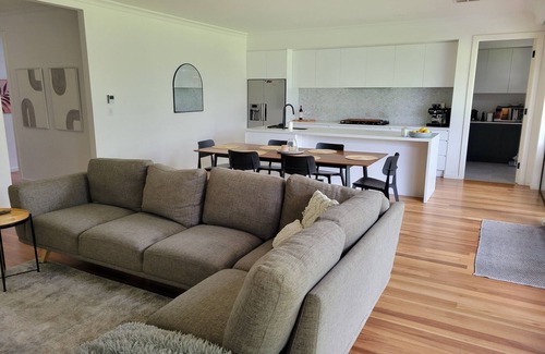 Collinswood Casa | Darcy House. Location and Space, wiht everything at your doorstep.