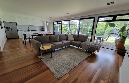 Collinswood Casa | Darcy House. Location and Space, wiht everything at your doorstep.