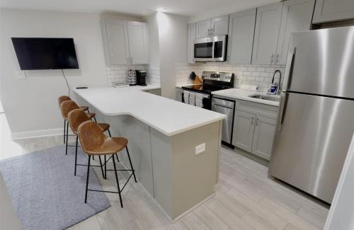 Hill East Apartamento | Darling Apartment in Capitol Hill - TWO min to Metro