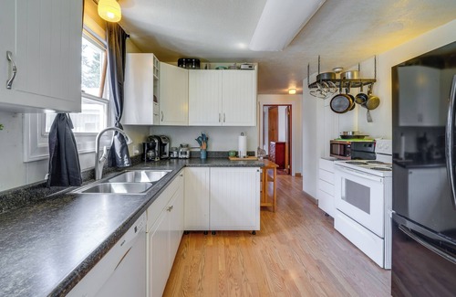 Darrington Casa | Darrington Rental w/ Private Yard & Mountain Views