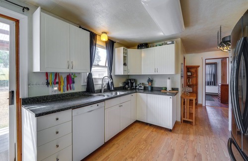 Darrington Casa | Darrington Rental w/ Private Yard & Mountain Views