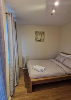 Dartford Apartamento | Dartford Cosy and Spacious 3BR 4 beds house Netflix and Sport Channels