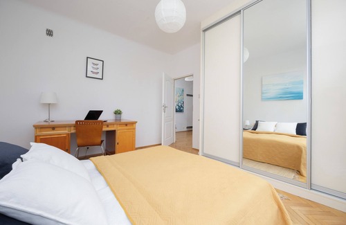 Nowa Praga Apartamento | Darwina Apartment 2 Balconies by Renters