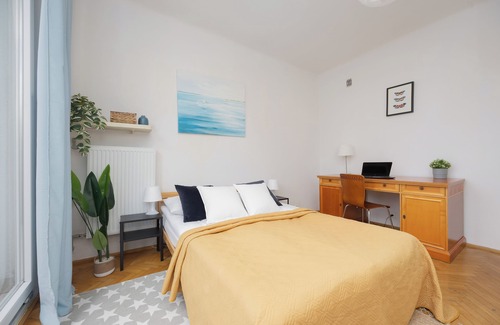 Nowa Praga Apartamento | Darwina Apartment 2 Balconies by Renters