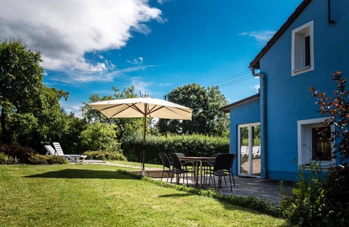 Langenaltheim Casa | Das Blaue Haus mitten im Grünen - our Blue House surrounded by greenery