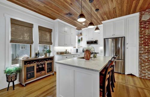 Fredericksburg Casa | Das Sweet Peach - Fire Pit & Close to Main St