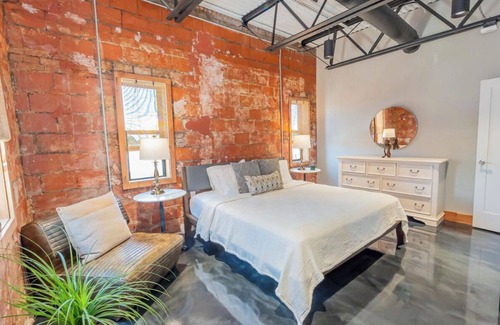 Jacksonville Hotel | Date Night Redefined!! Boutique Hotel **Must See**