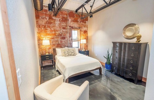 Jacksonville Hotel | Date Night Redefined!! Boutique Hotel **Must See**