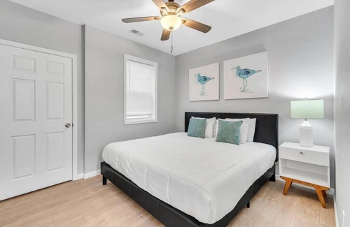 Atlantic City Casa | Dave and Busters, Outlets, Convention Center across street w Parking - Sleeps 15