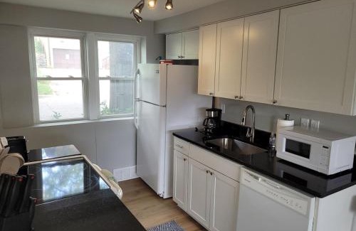 Joslyn Castle Apartamento | Davenport Dwellings 2 Bd by UNMC