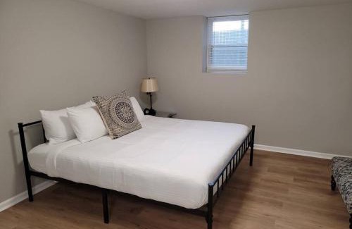 Joslyn Castle Apartamento | Davenport Dwellings-Three Bedroom