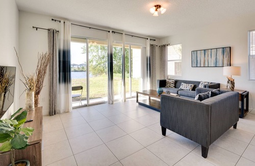 Bridgewater Crossing Casa | Davenport Home w/ Pool Access ~ 11 Mi to Disney!