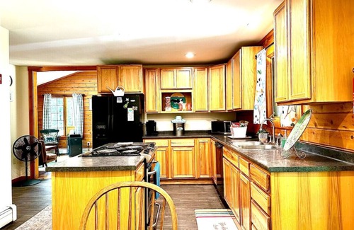 Bristol Cabina | David Brown`s Mountain Retreat- 2bed/ 2bath -Cabin