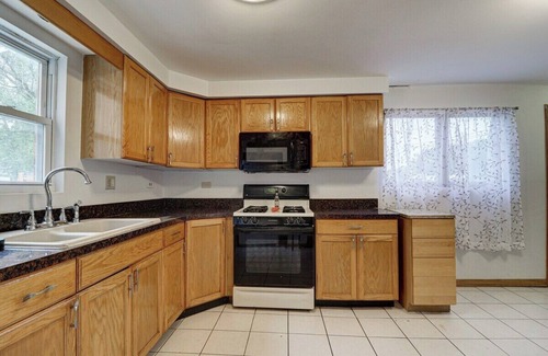 Des Plaines Apartamento | David s Vacation Escapes Getaway Sleeps 6