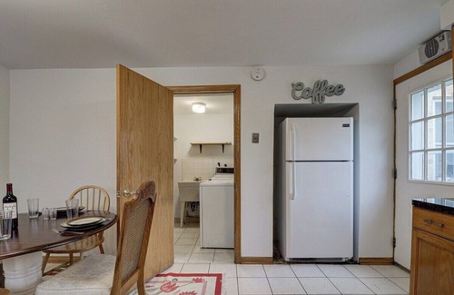 Des Plaines Apartamento | David s Vacation Escapes Getaway Sleeps 6