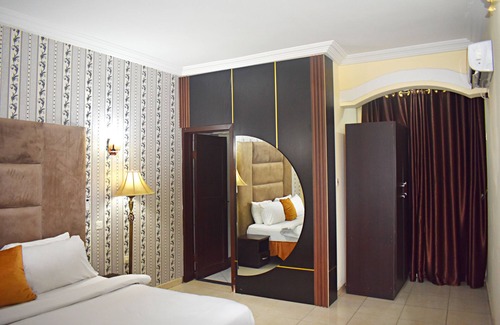 Port Harcourt Hotel | DAVIS HOTEL & SUITES