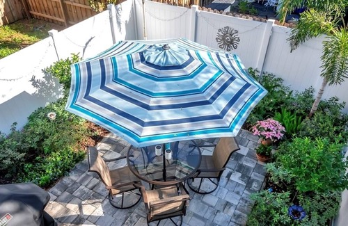 Davis Islands Casa | Davis Islands townhome with 2 private courtyards