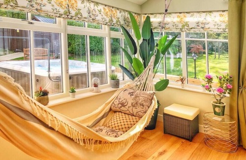 Broad Oak Cabaña | Daweswood - Luxury cottage, lake access & hot tub