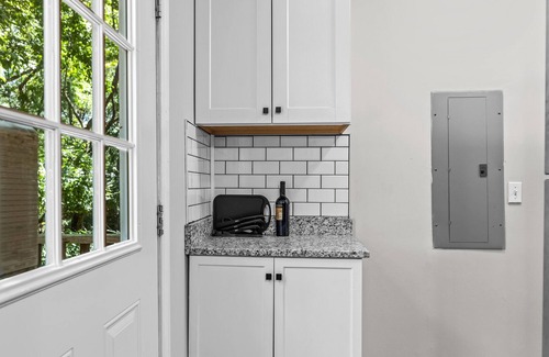 Athens Cabaña | Dawg Country Living! 2 BDR Private Home 5 Min from UGA, Downtown Athens